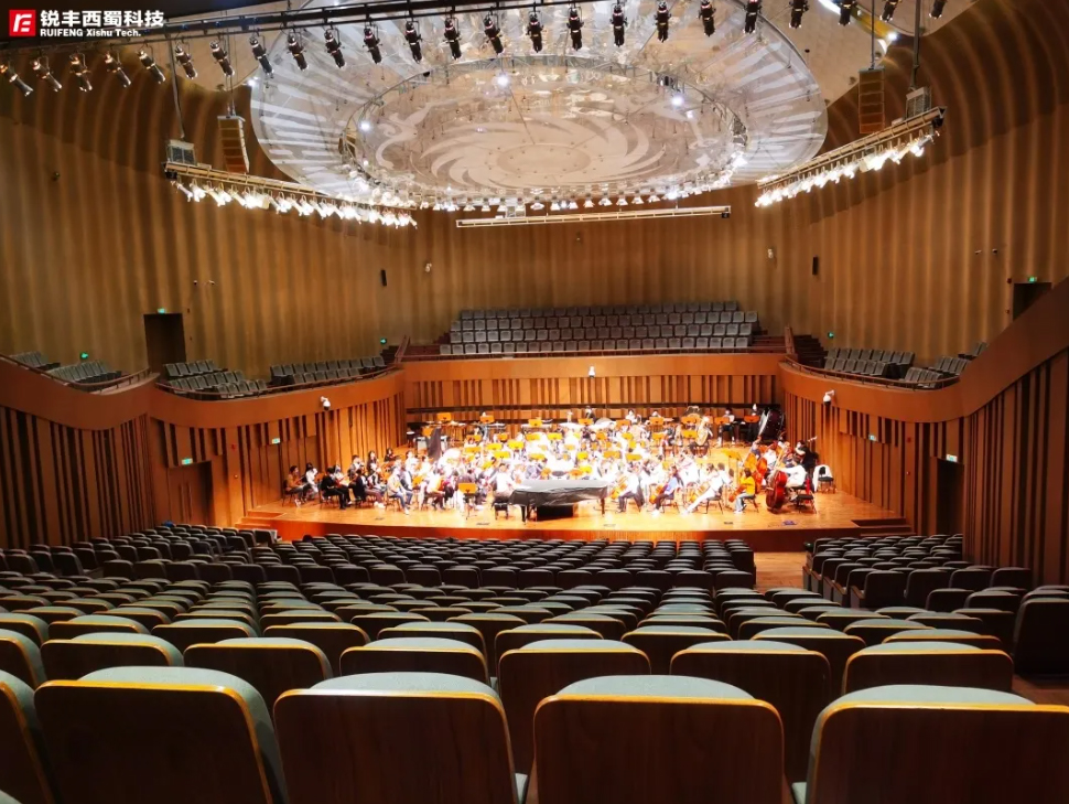 崭新的成都交响乐团音乐厅——“金海螺”